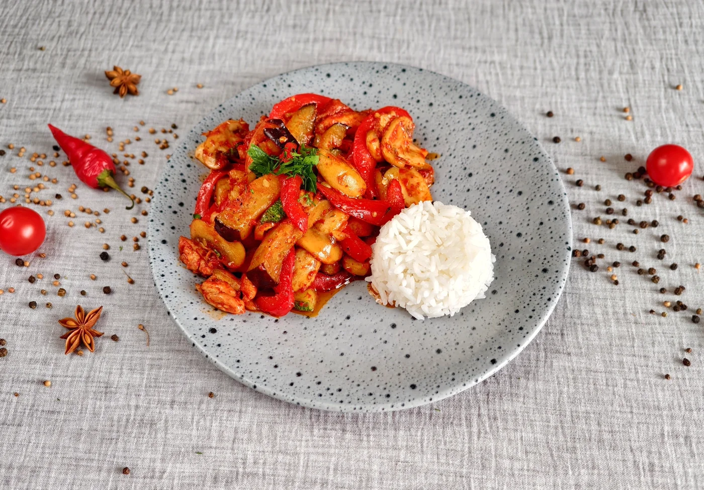 Курица с овощами и грибами